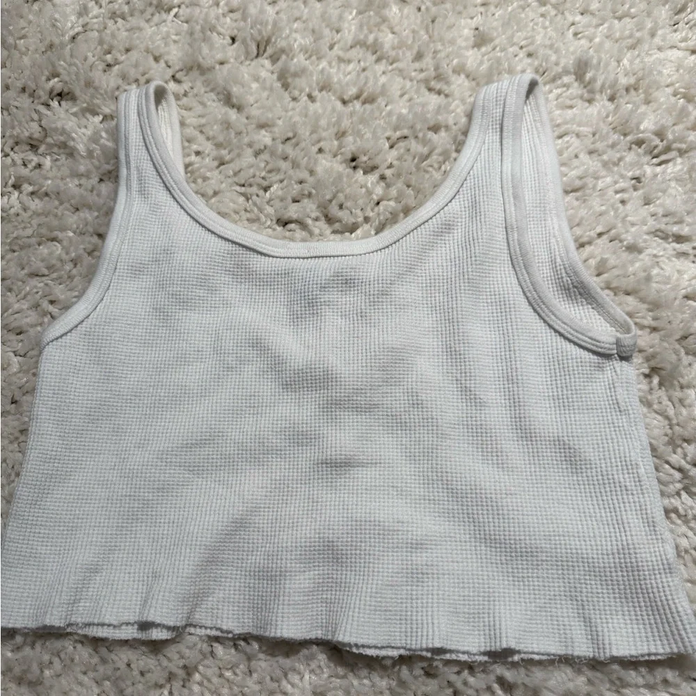 Brandy Melville White Crop Top - Picture 2 of 4